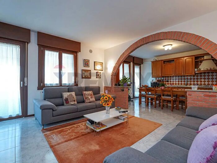 Appartamento quadrilocale in vendita in Via dei Pradelli, Brembate