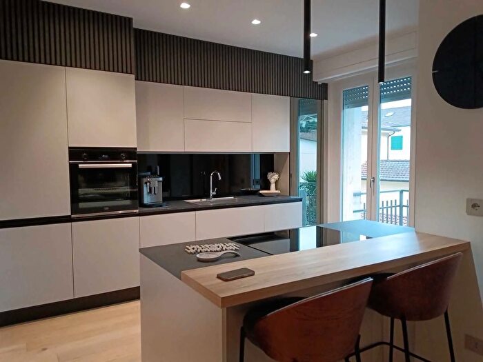 Appartamento trilocale in vendita in Ameglia