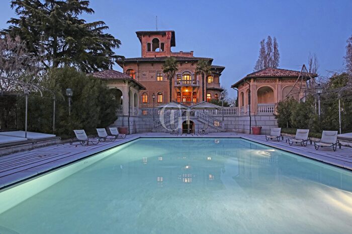 Casa con 20 locali in vendita in Lonato