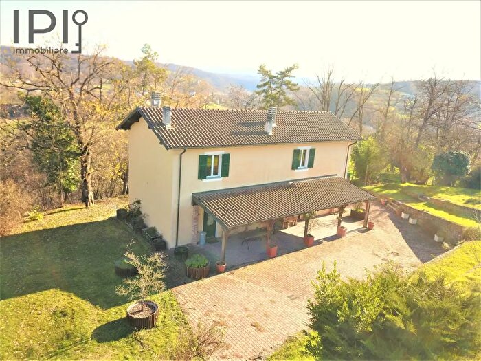 Casa con 5 locali in vendita in Via Montabergone, Piana Crixia