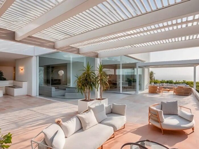 Appartamento con 8 locali in vendita in Olbia