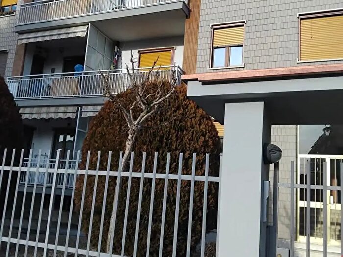 Appartamento trilocale in vendita in Via San Francesco dAssisi, Cirie