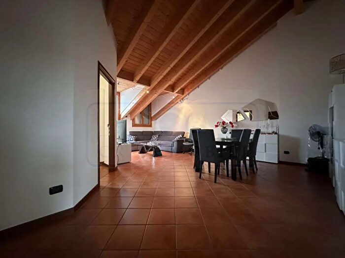 Appartamento bilocale in affitto in Piazza Generale dalla Chiesa, Bollate