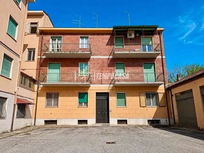 Appartamento trilocale in vendita in Via Antonio Bottoni, Ferrara