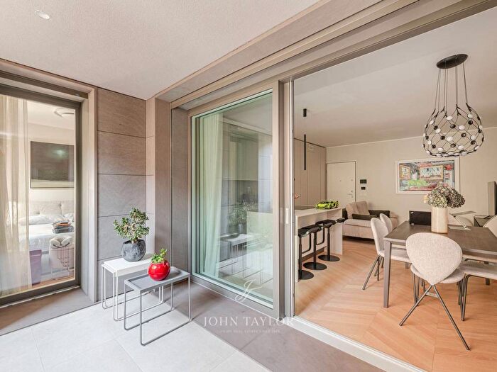 Appartamento con 5 locali in affitto in Via Piero della Francesca, Sempione, Milano