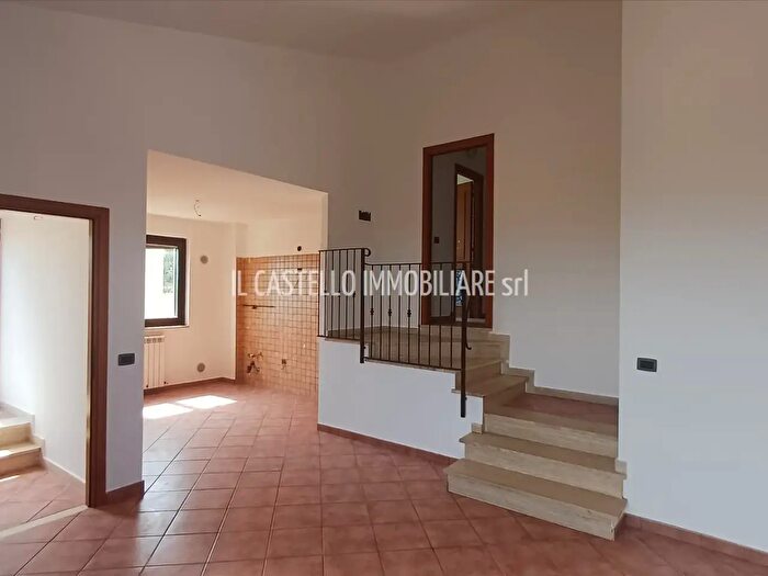Appartamento quadrilocale in vendita in Via Ansano Landucci, Torrita Di Siena