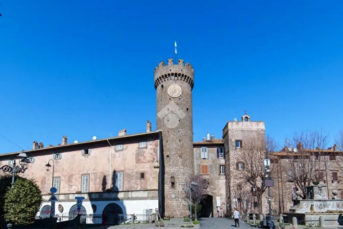 Appartamento bilocale in vendita in Strada degli Orti, Viterbo