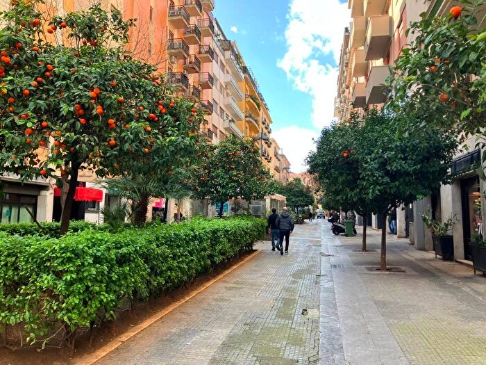 Appartamento bilocale in affitto in Via Principe di Belmonte, Politeama Ruggiero Settimo, Palermo