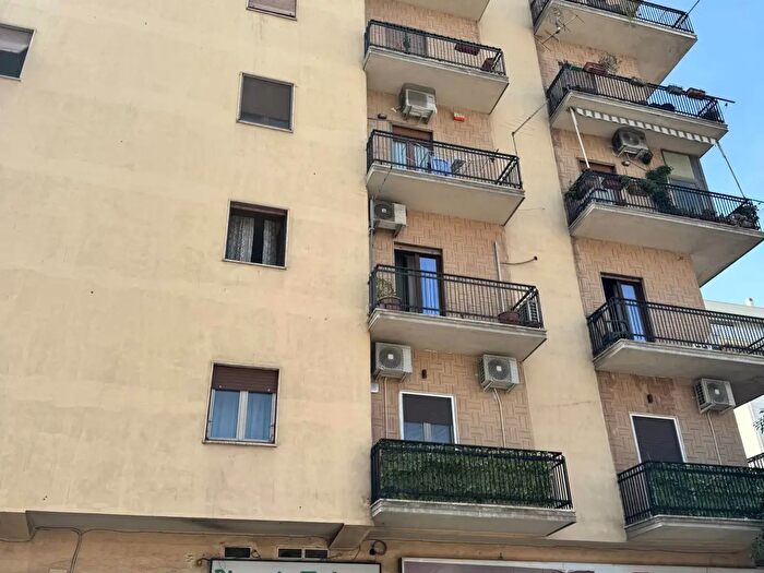 Appartamento con 5 locali in vendita in Via Panebianco, Cosenza