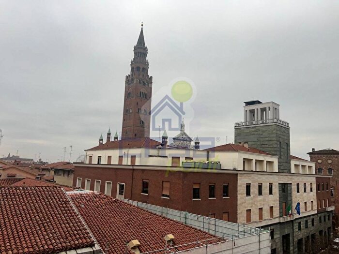 Appartamento con 6 locali in affitto in Via Gramsci, Centro, Cremona