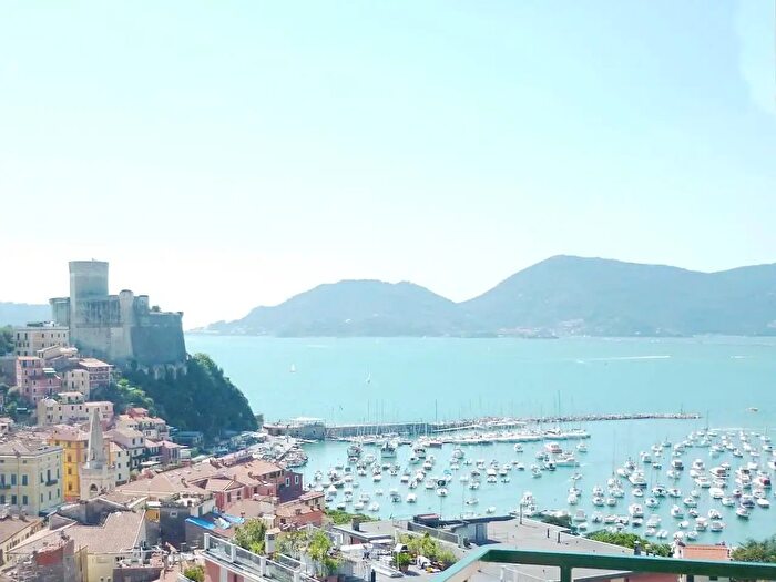 Appartamento quadrilocale in affitto in Lerici
