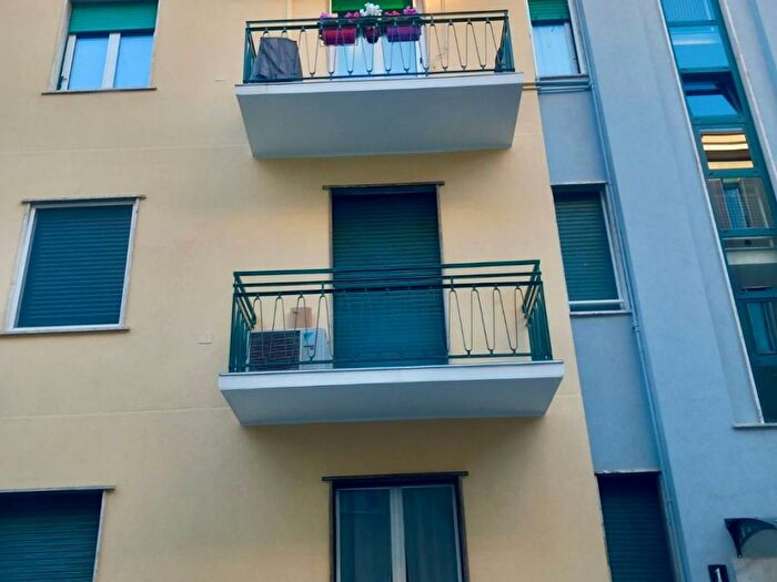 Appartamento trilocale in affitto in Via Riccardo Galli, Monte Rosa Lotto, Milano