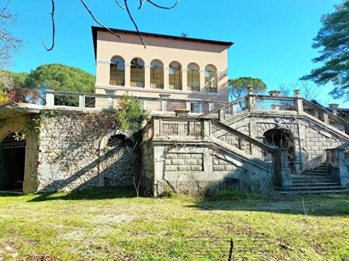 Casa con 6 locali in vendita in Strada dei Bracceschi, Perugia
