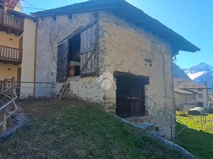 Casa monolocale in vendita in Frazione Voueces, Ollomont