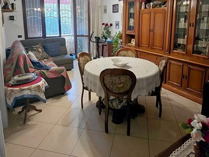 Casa con 8 locali in vendita in BellariaIgea Marina