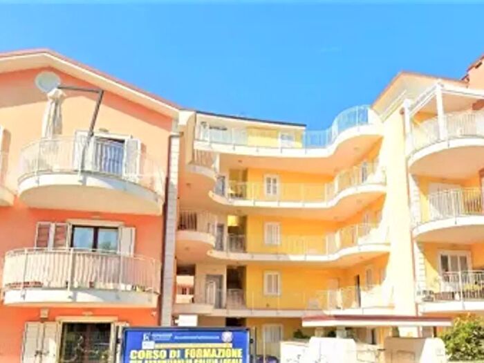 Appartamento trilocale in affitto in Via Galileo Galilei, Grottammare