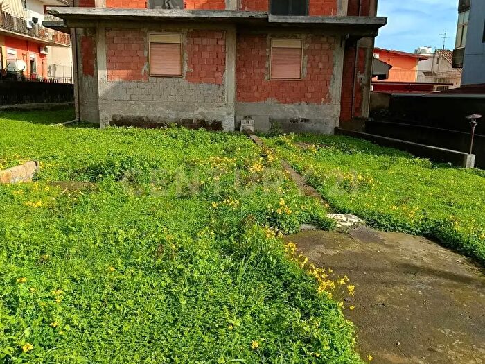 Casa con 10 locali in vendita in Stradale Cravone, Catania