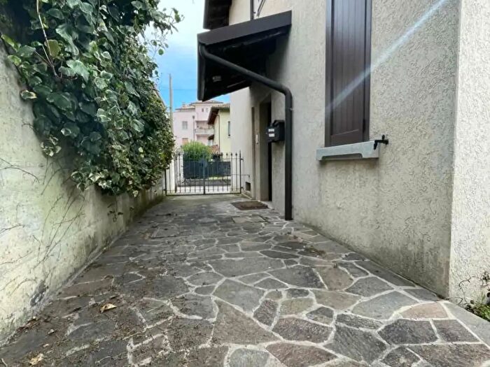 Casa trilocale in vendita in Via Cavalleria, Pordenone