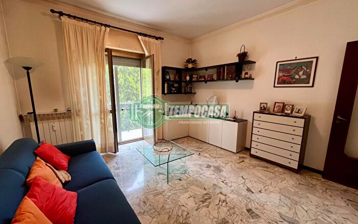 Appartamento con 5 locali in vendita in Via dellAlloro, Genova