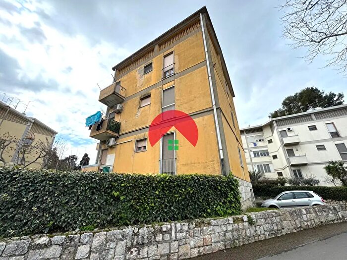 Appartamento quadrilocale in vendita in Via Genova, Matera