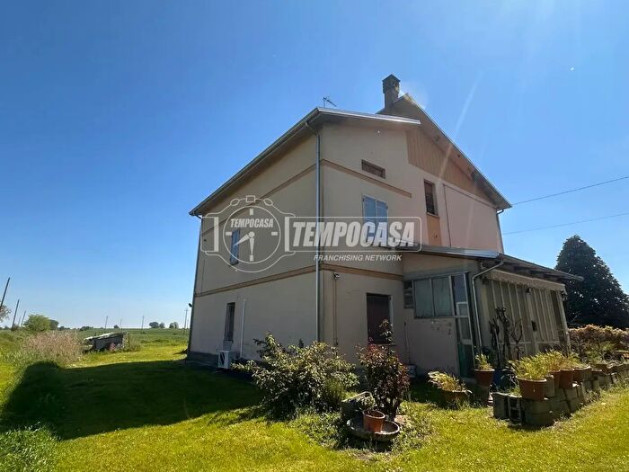 Casa con 5 locali in vendita in Via Stenio Guerzoni, Crevalcore
