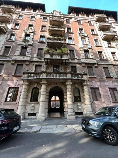 Appartamento trilocale in affitto in Piazza Giuseppe Grandi Milano, Milano