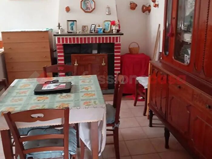 Casa bilocale in vendita in Via della Rocca Snc, Vallinfreda