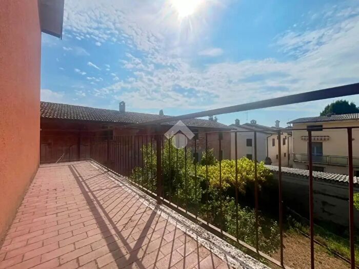 Appartamento trilocale in vendita in Via Soresina, Pizzighettone