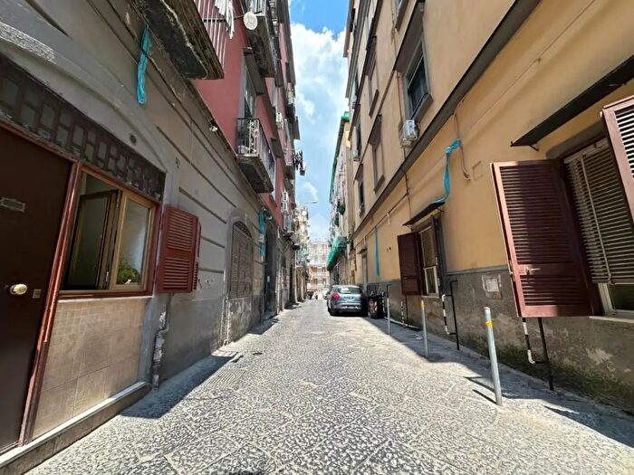 Appartamento bilocale in vendita in Vico SEframo, Napoli