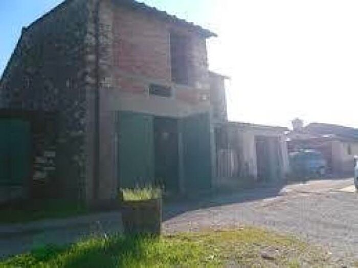 Casa bilocale in vendita in Via di Arliano, Lucca