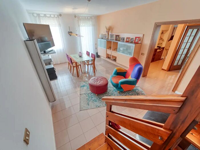 Casa quadrilocale in vendita in Viale Po, Rubano