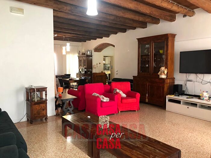 Casa con 6 locali in vendita in Via Capuccini, Este