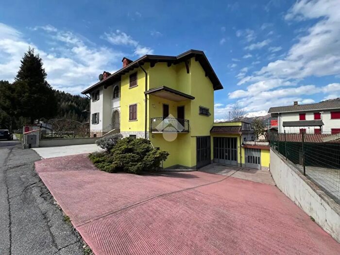 Casa quadrilocale in vendita in Via Ongasoi, Onore