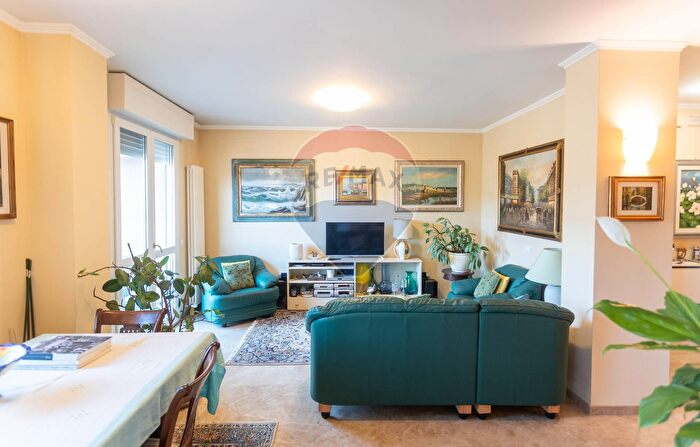 Appartamento con 5 locali in vendita in Via Marzabotto, Salsomaggiore Terme