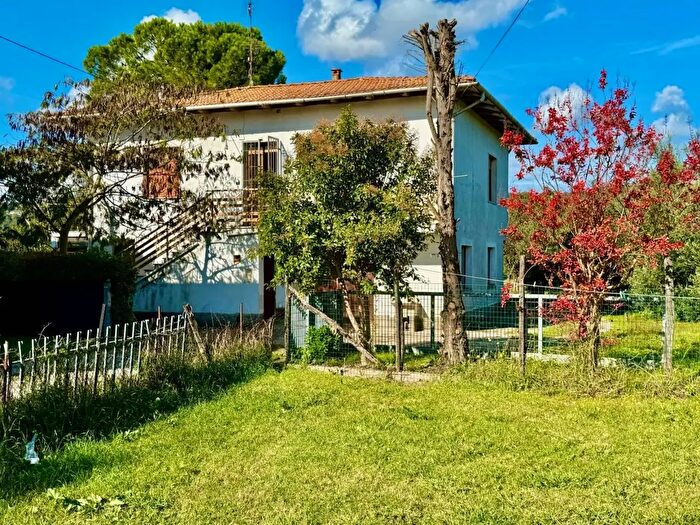 Casa con 7 locali in vendita in Castelfranco Di Sotto