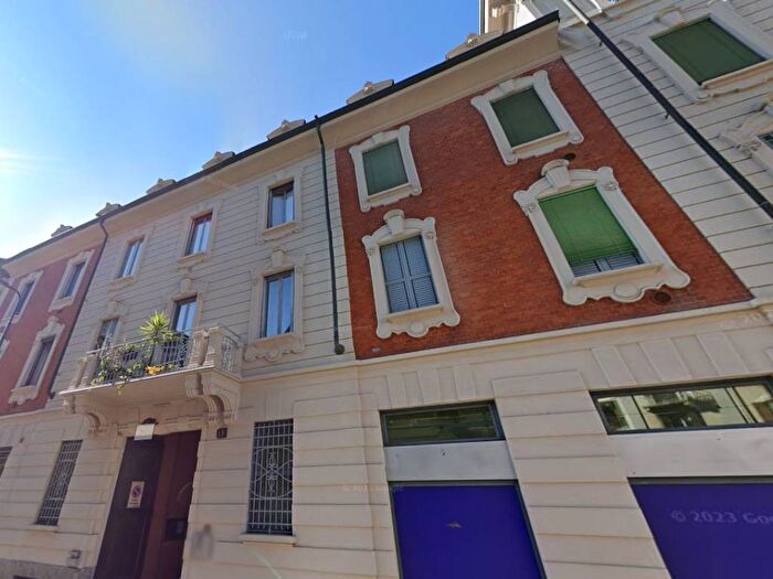 Appartamento trilocale in affitto in Via Ercole Ricotti, Bovisa, Milano