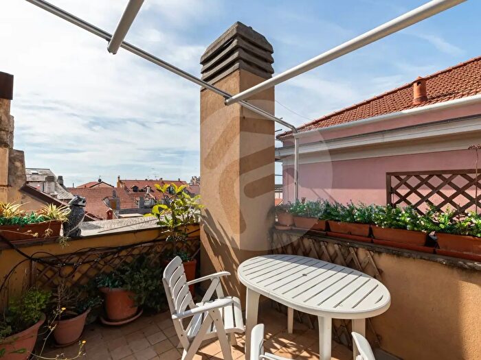 Appartamento trilocale in vendita in Via Milite Ignoto, Alassio