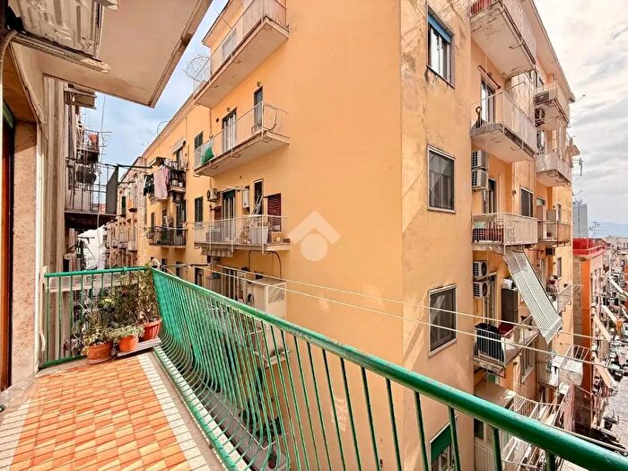 Appartamento quadrilocale in vendita in Via Nuova Santa Maria Ognibene, Napoli