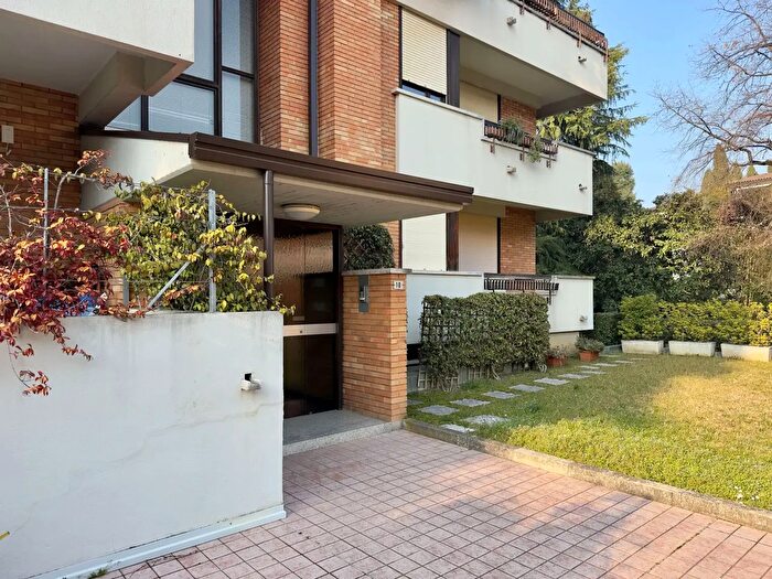 Appartamento con 9 locali in vendita in Via Caldretta, Conegliano