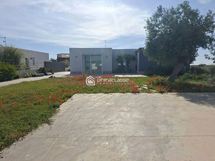 Casa con 6 locali in vendita in Modica