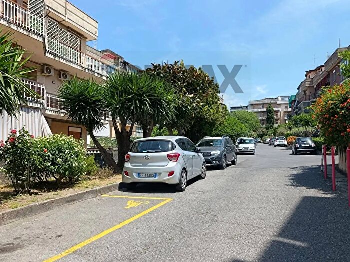 Appartamento con 5 locali in vendita in Via Zangri', Gravina Di Catania