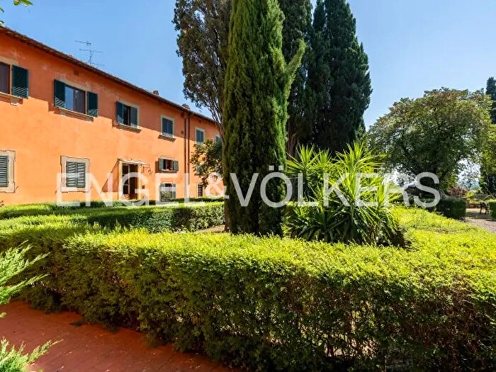 Appartamento con 6 locali in vendita in Via Roma, Bagno A Ripoli