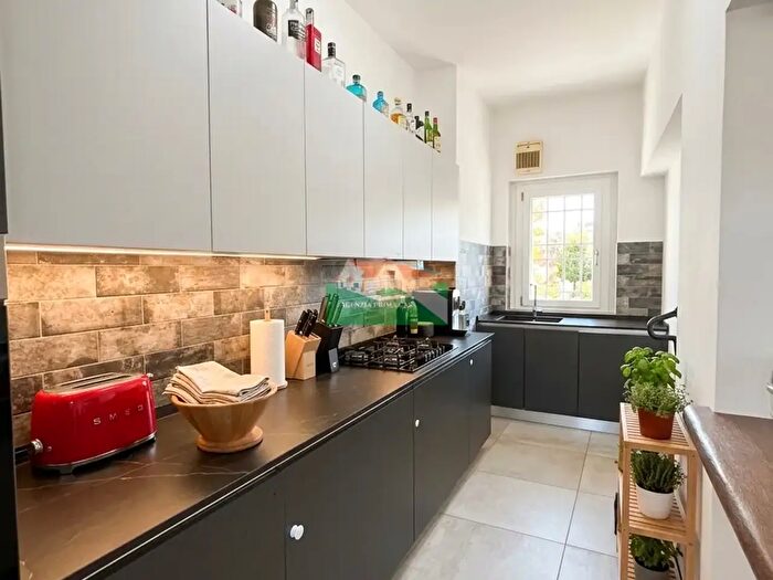 Appartamento con 6 locali in vendita in Via Ariosa, Ravenna