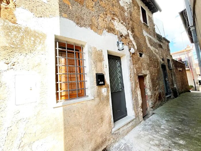 Appartamento bilocale in vendita in Via Porta Vecchia, Castel Sant'Elia