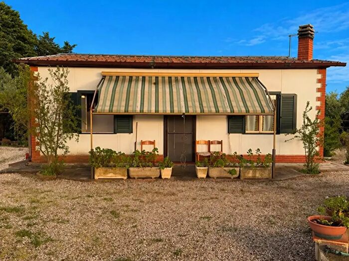 Casa con 6 locali in vendita in Località La Valeria, Montalto Di Castro