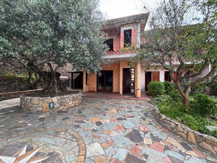 Casa quadrilocale in vendita in Vico Melas, Muravera