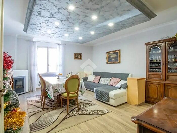 Appartamento trilocale in vendita in Via Porta Romana, Rieti