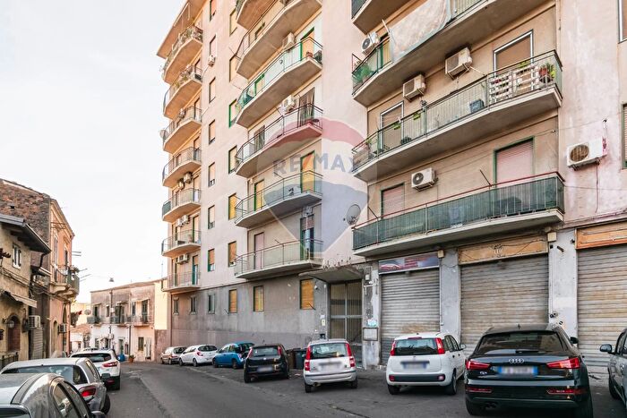 Appartamento con 5 locali in vendita in Via Acquedotto Greco, Catania