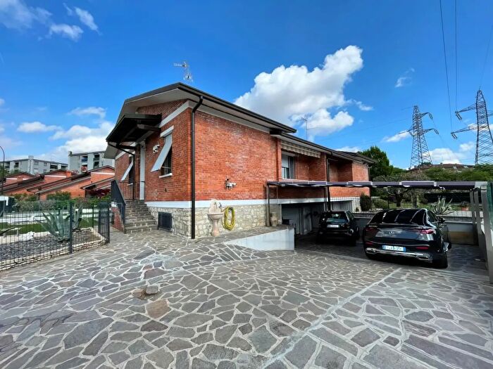 Casa trilocale in vendita in Via Olimpia, Chiari