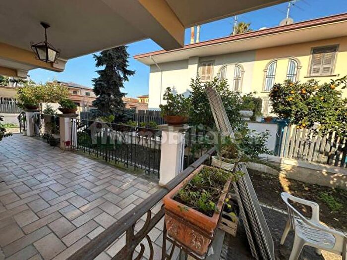 Casa quadrilocale in vendita in Via Madonna del Pantano, Giugliano In Campania